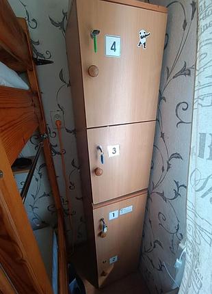 Тумби для зберігання (по 2 секції в кожній)