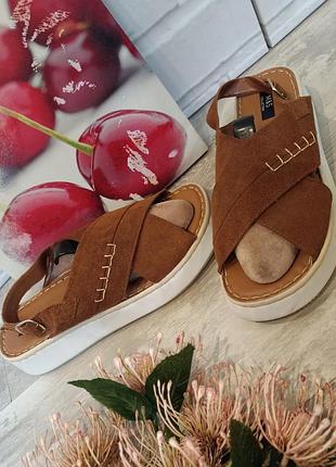 Жаночи босоножки на платформе m&s натуральный замш коричневого цвета размер 41