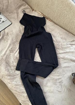 Чорний в рубчик комбінезон zara