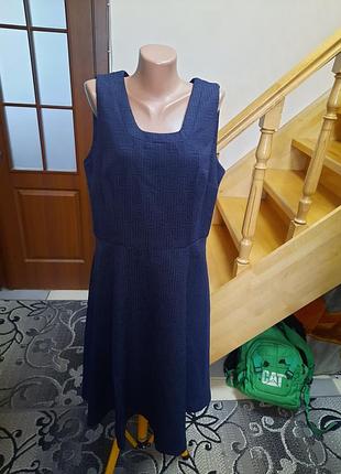 Платье на подкладке новое