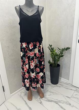 Спідниця яскрава, нова