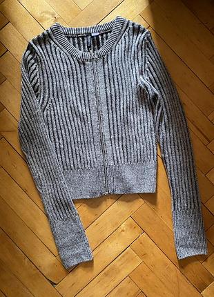 Кардиган divided тренд 2025 / кофта на замку