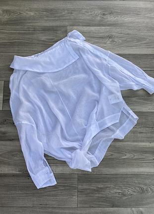 Біла блуза оверсайз