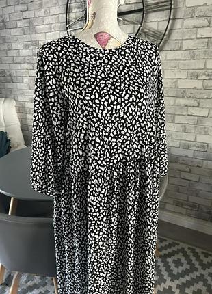 Розкішна жіноча сукня максі в тваринний принт чорно-біла nutmeg 2xl-4xl 52-56