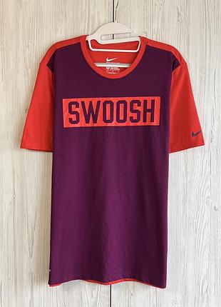 Футболка nike swoosh tech