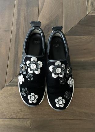Велюрові кросівки з квітковим декором fendi