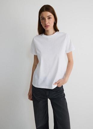 Футболка жіноча