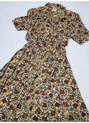 Юбочный костюм с плиссированной юбкой