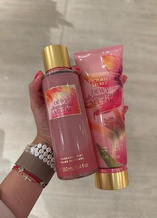 Набір victoria's secret dewy dragonfruit nectar оригінал! спрей для тіла міст та лосьйон