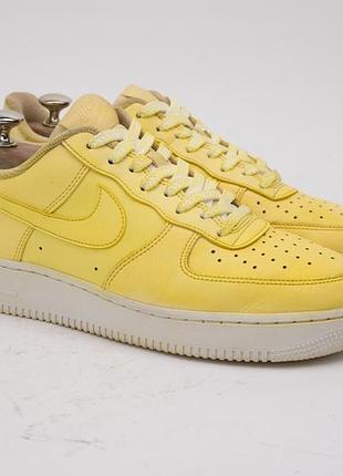 Кросівки унісекс шкіряні жовті nike air force 1 07 essential yellow розмір 41