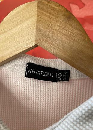 Білий укорочений топ з коміром prettylittlething розмір 384 фото