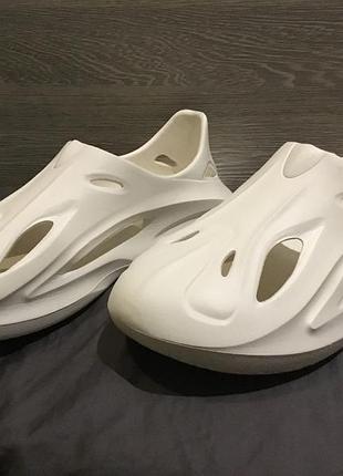 Кросівки crocs р42