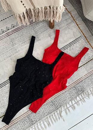 Суцільний купальник