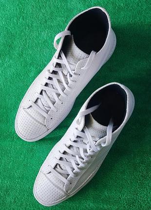 Белые кеды перфорированная кожа.
converse all star.
размер:
us12.eur46. _30см.