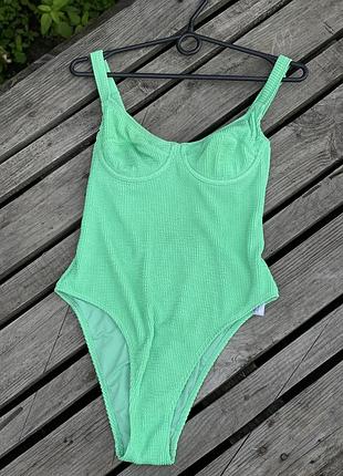 Суцільний купальник в рубчик