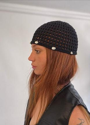 Шапка шапочка сетка кроше планшки ракушки каури y2k вязаная сеточка макраме пинтерат pinterest