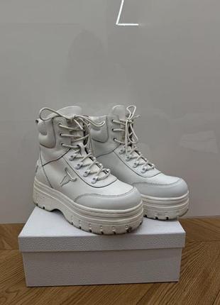 Білі шкіряні чоботи windsorsmith