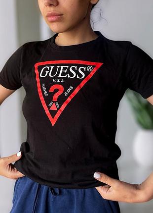 Жіноча футболка guess