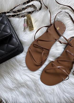 Кожаные босоножки zara