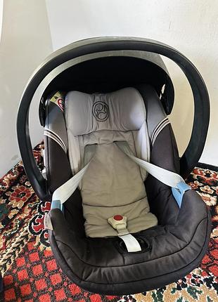 Автокрісло cybex aton для дітей вагою 0-13 кг.