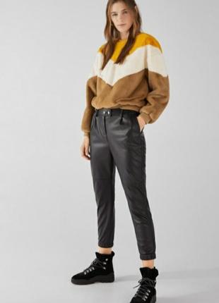 Штани джоггеры з екошкіри bershka xs