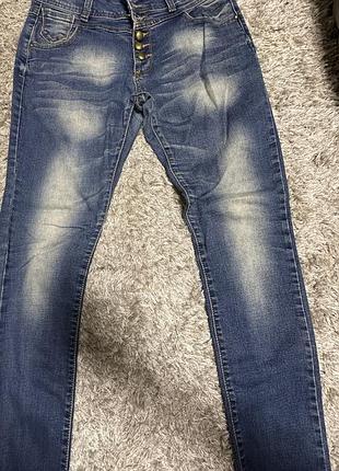 Джинси на ґудзиках