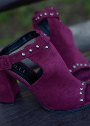 Стильні яскраві босоніжки 40-41р