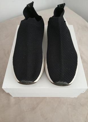 Кроссовки zara