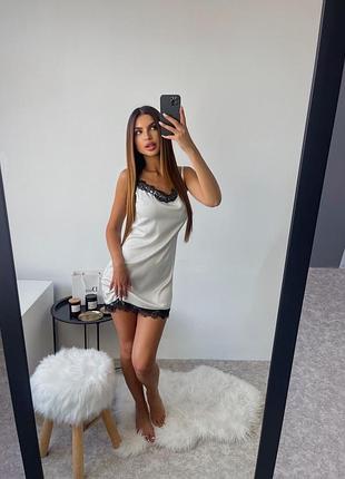 Симпатична нічна сорочка
