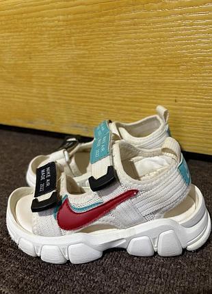 Босоніжки сандалі nike