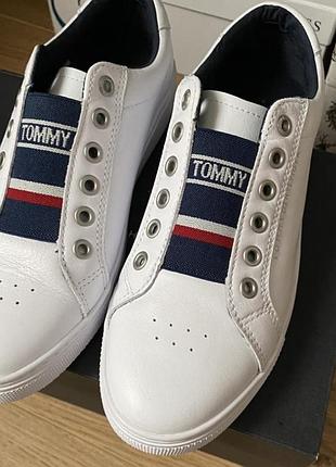Tommy hilfiger шкіряні кеди кросівки