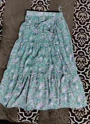Гарна літня спідниця
