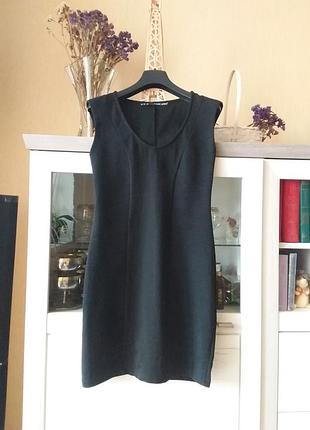 Маленька чорна 👗 сукня 4
