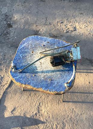 Стеклоочиститель сл-100 газ-53 52 в сборе с электродвигателем и трапецией мэ-14а новый ссср