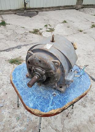 Мотор електромотор електродвигун 1.7 квт 930 обертів/мін на лапах срср