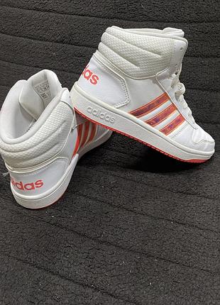 Кросівки жіночі adidas