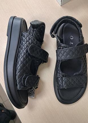 Босоножки женские