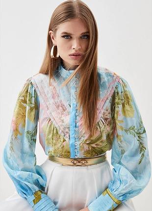 Блакитна блуза з квітами karen millen