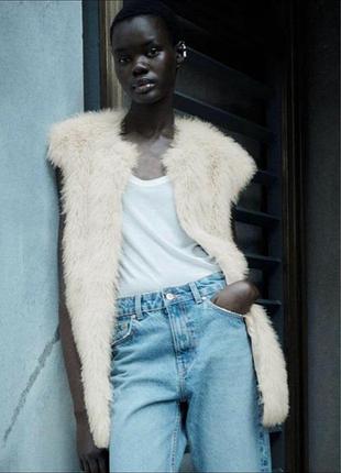 Zara меховой жилет