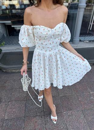 Нежное платье из коттона жатки