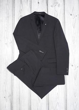 Класичний костюм lagerfeld розмір 50 (m-l)