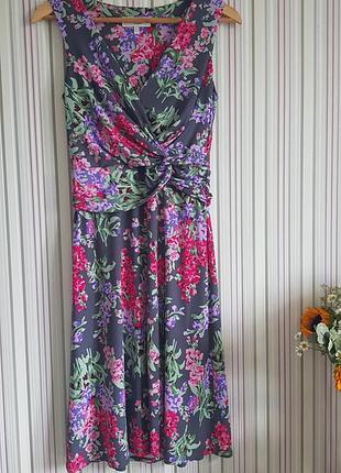 Літня яскрава сукня від бренду laura ashley 8 розмір.