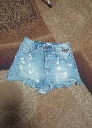 Джинсові шорти фірми zara. 
розмір 24/34/xxs.
