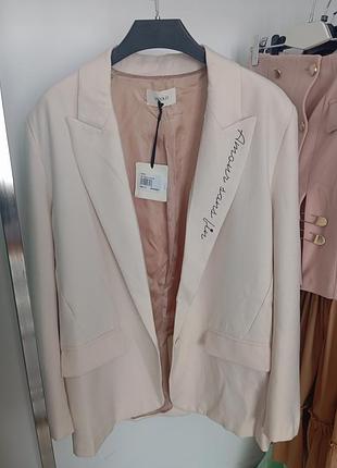 Жакет жіночий