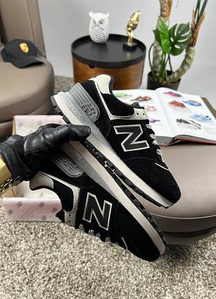 Женские кроссовки