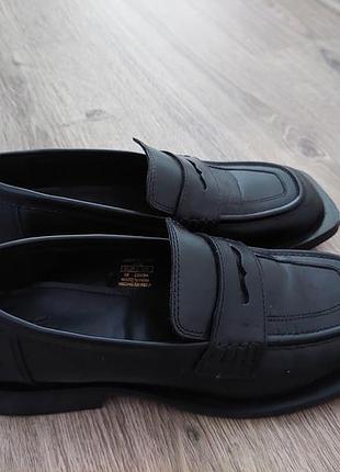Крутые кожаные лоферы zara 36р.