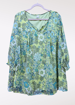 Очень красивая блуза в цветочный принт