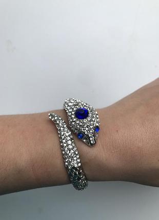 Красивий браслет змія з камнями