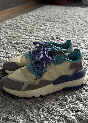 Жіночі кросівки adidas