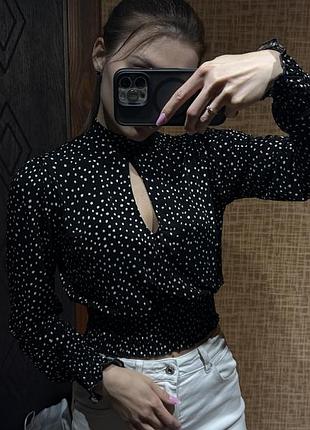 Легка блузка з довгим рукавом